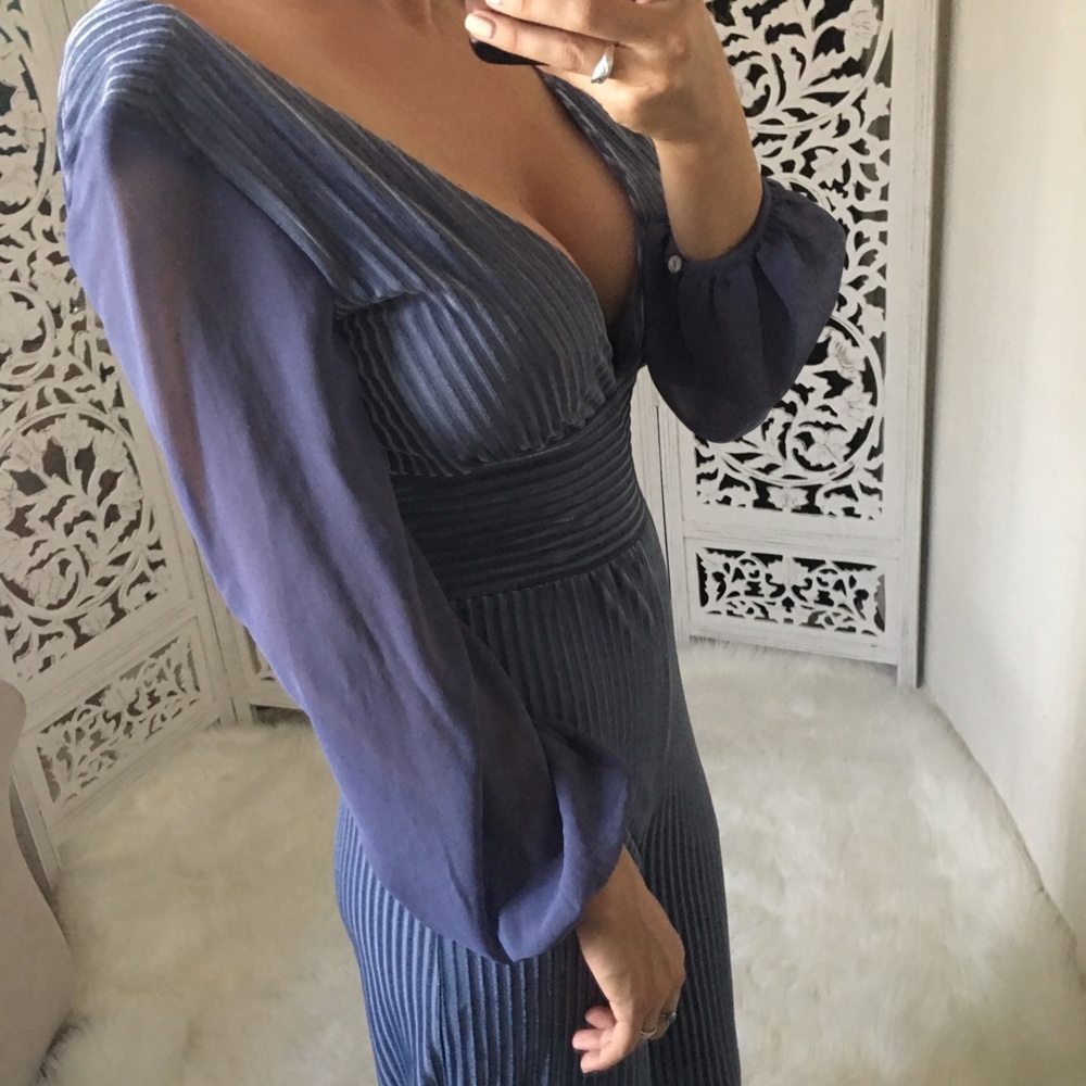 LAST 1️⃣ Icicle Baby Deep V Velvet Jumpsuit - Picture 6 of 7